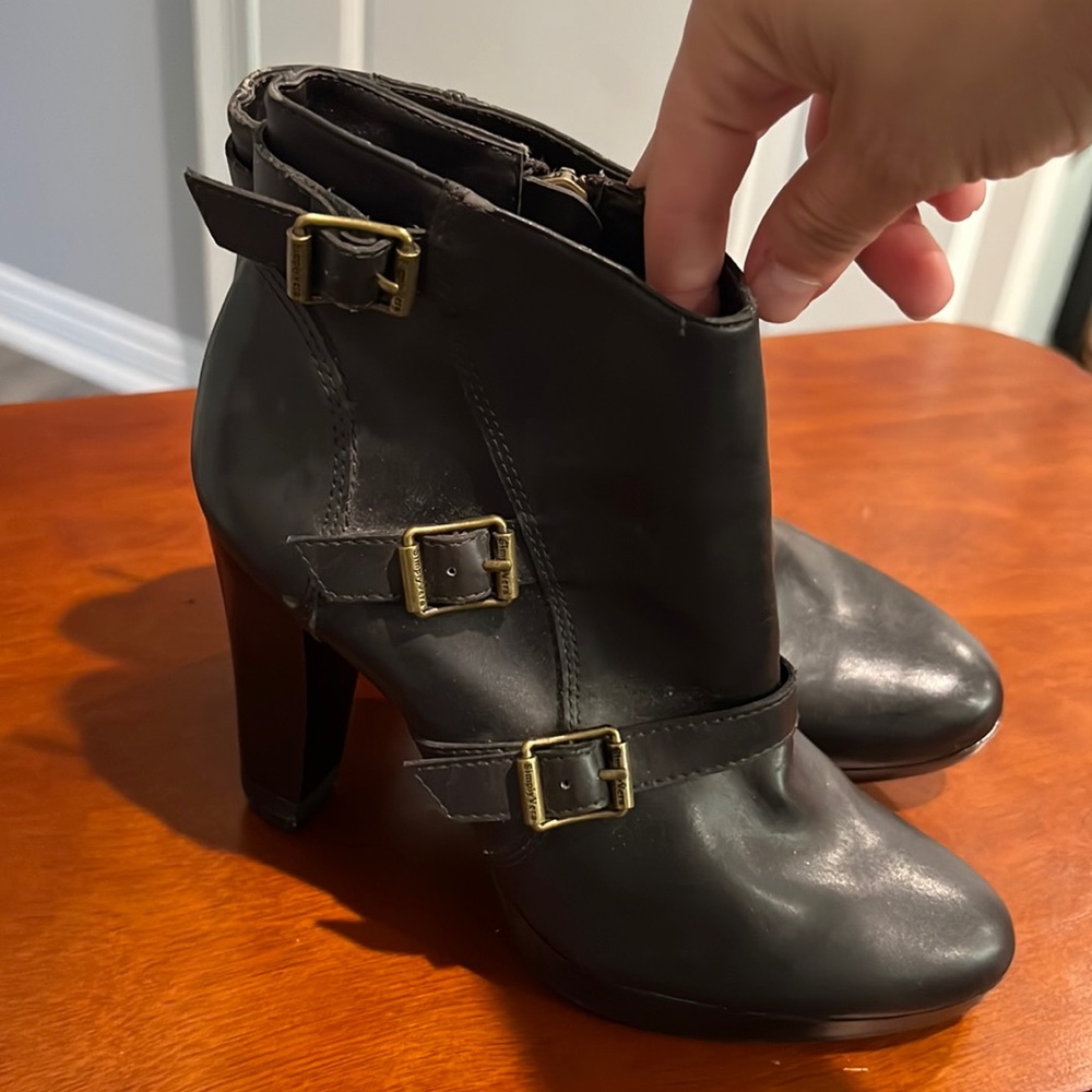 Simply Vera Wang Ankle Boots Dark Brown Size 6